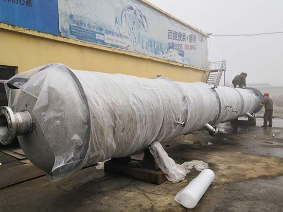 描述管殼式換熱器基本組成及工作原理。